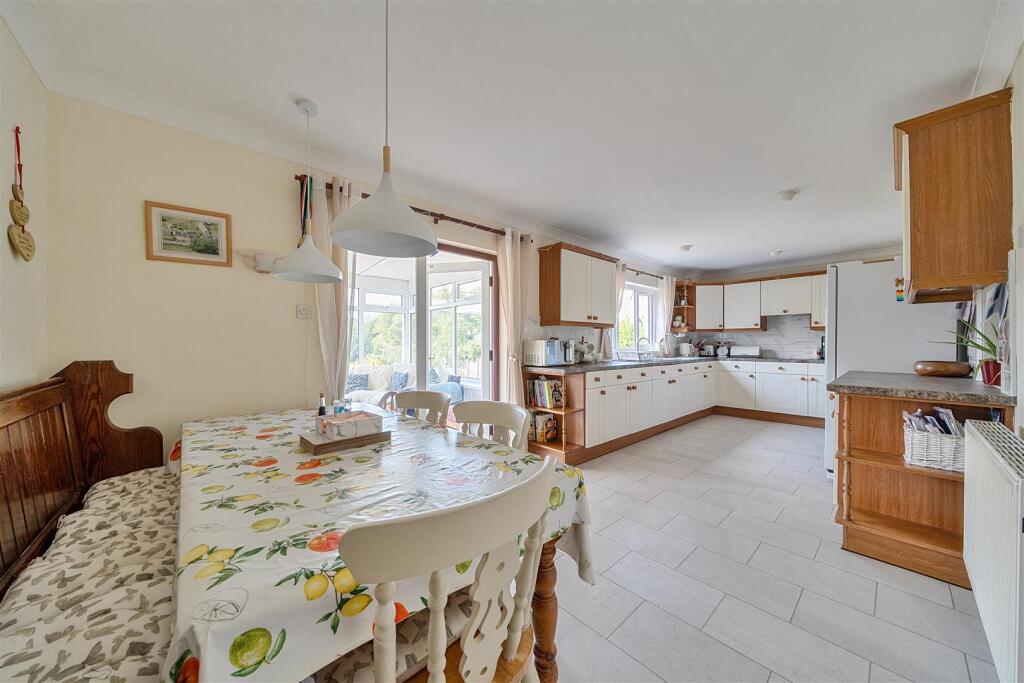 House in Bwlch, Llanfihangel Cwmdu with Bwlch and Cathedine - View 4