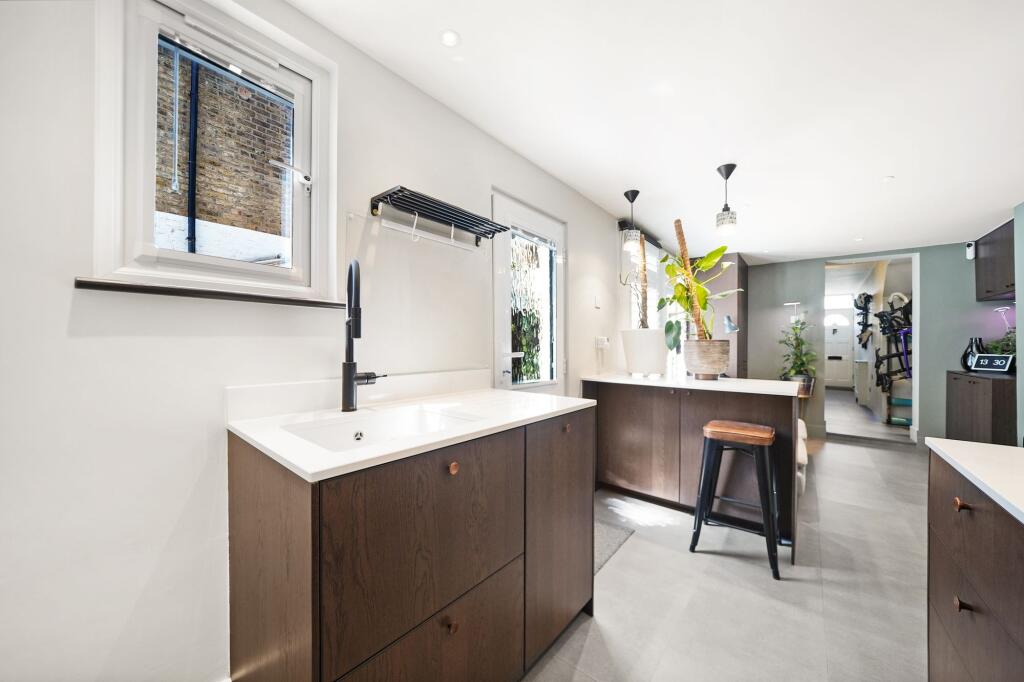 Apartment in London, Thornton Heath - More
