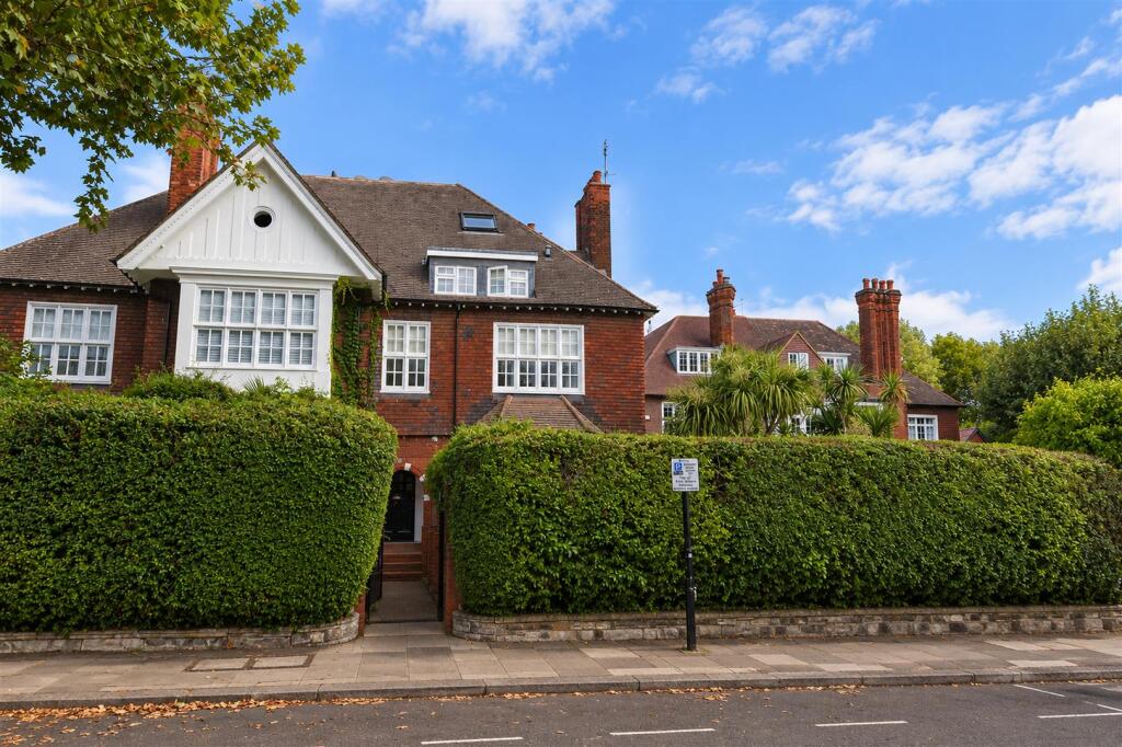 Apartment in London - View 4