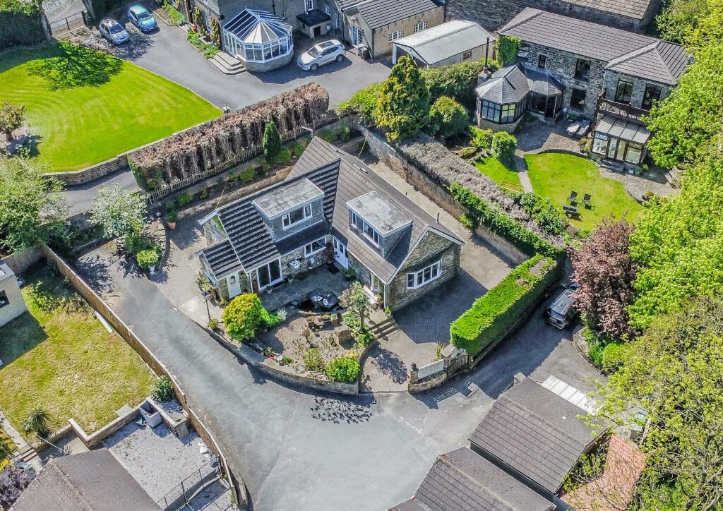 Main image of property: Dewsbury Road, Gomersal, Cleckheaton, West Yorkshire, BD19