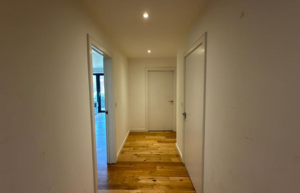 Flat 2, 69 Cowley Road, Brixton, London, SW9 6BY photo 2