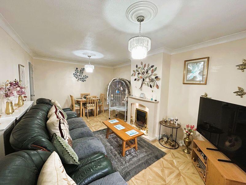 Oakenhayes Drive, Brownhills, Walsall WS8 7QB photo 3