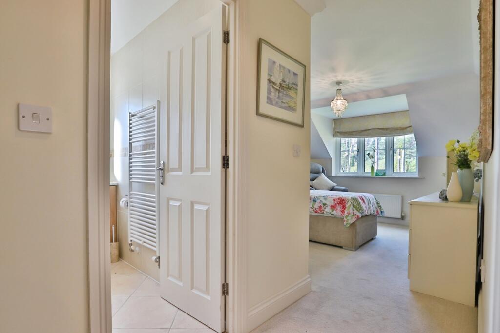 Lions Lane, RINGWOOD, Hampshire, BH24 photo 4
