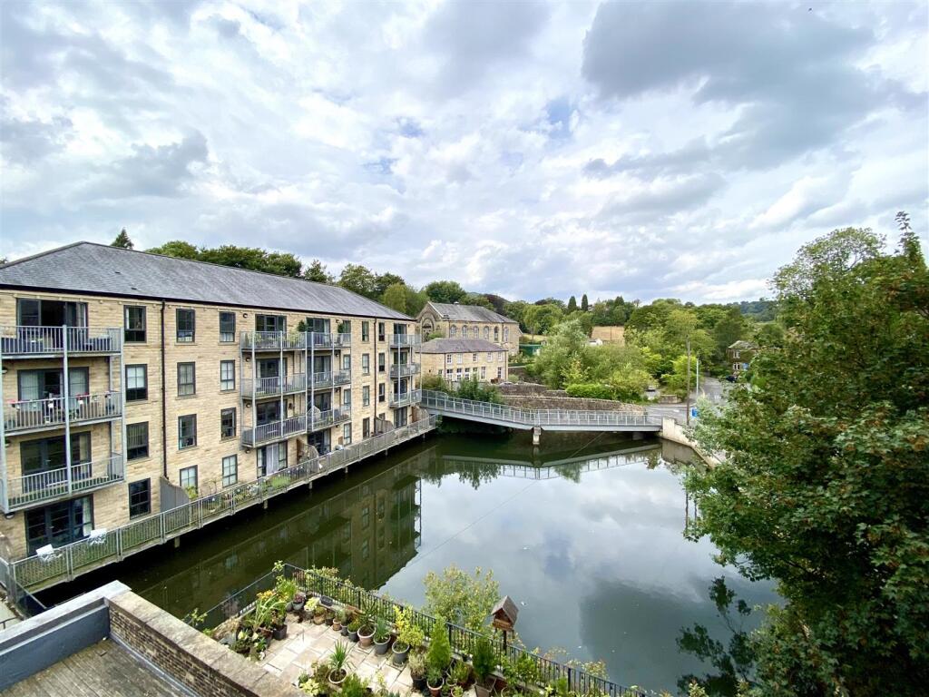Apartment in Kirklees, Leymoor - View 2