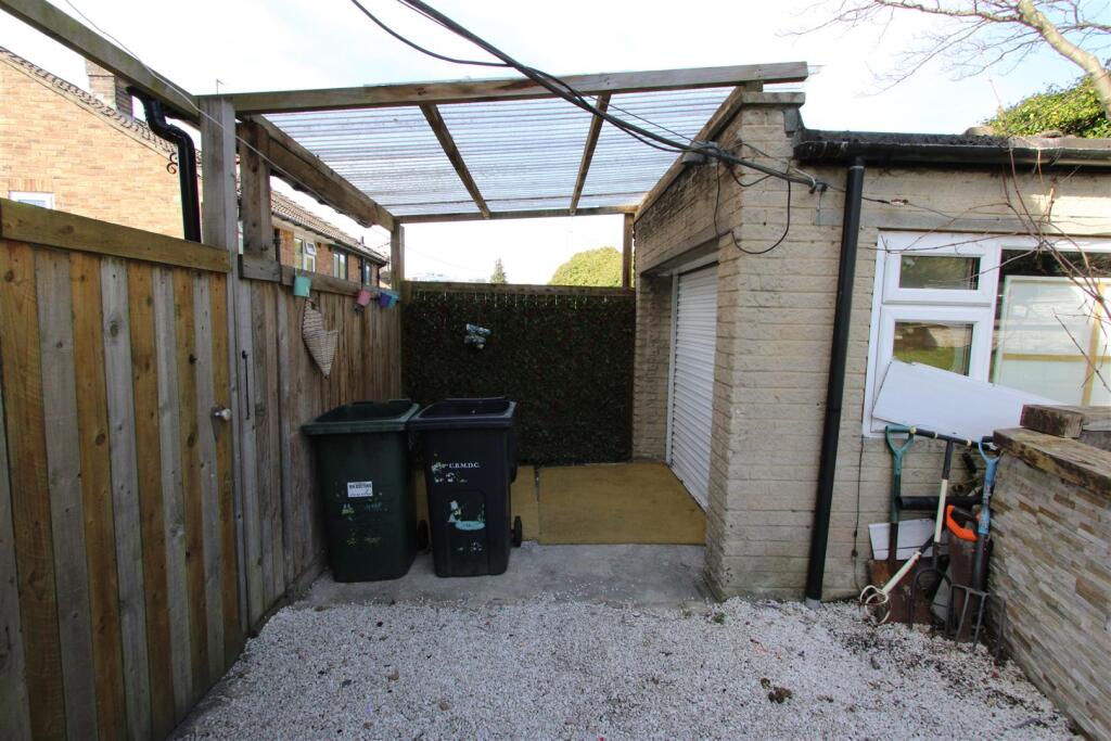 Additional image 18 of Kingsdale Crescent, Bradford
