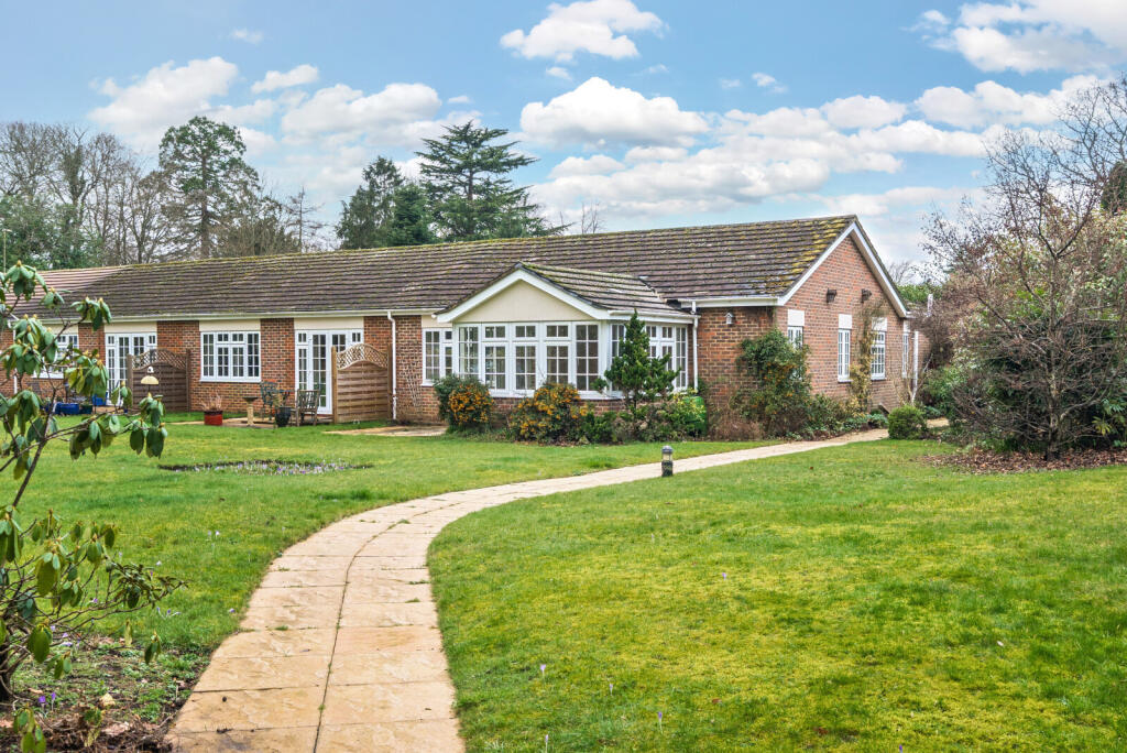 Main image of property: Tilford Road, Farnham, GU9