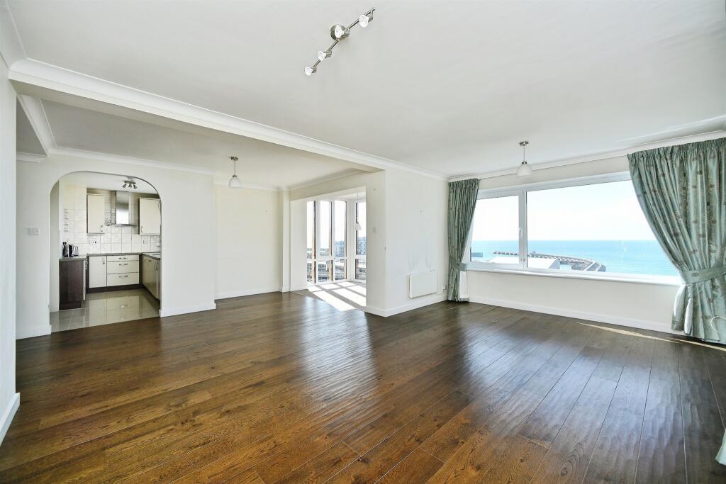 Apartment in Brighton - View 4