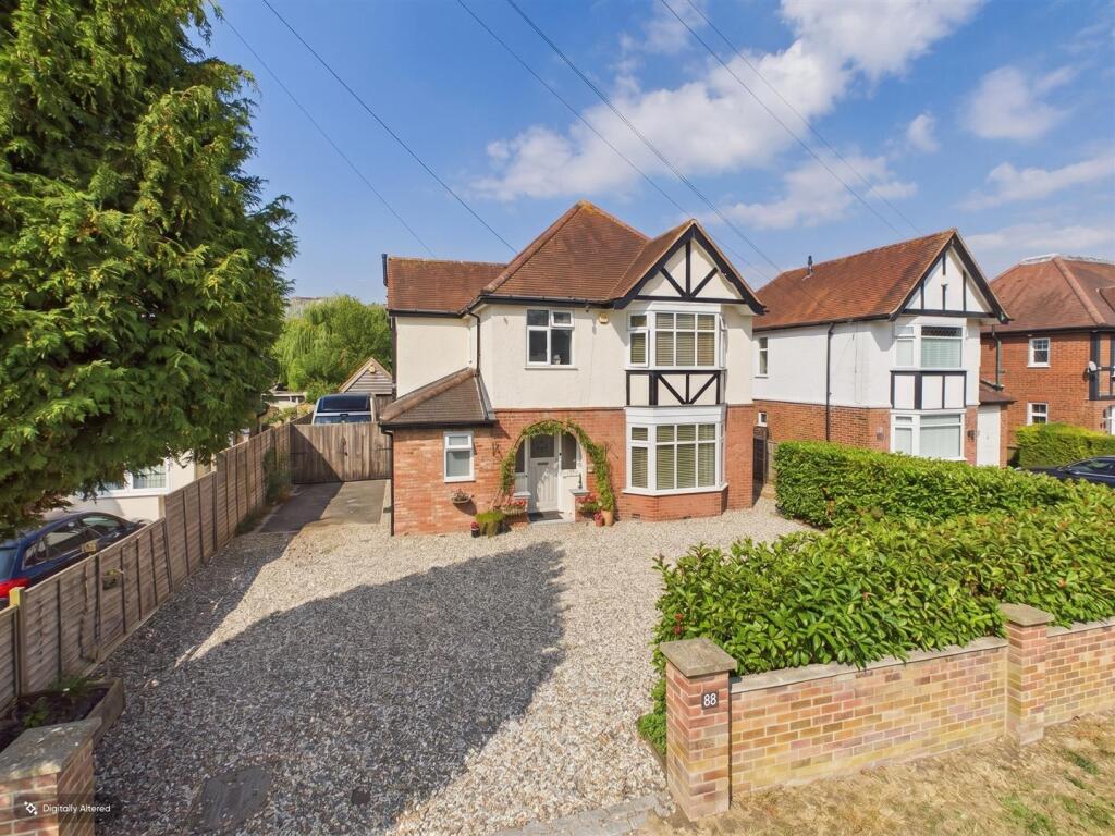 Main image of property: Park Lane, Tilehurst, Reading