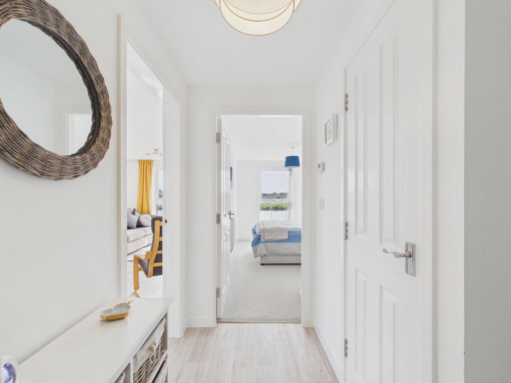Apartment in Barry - View 3