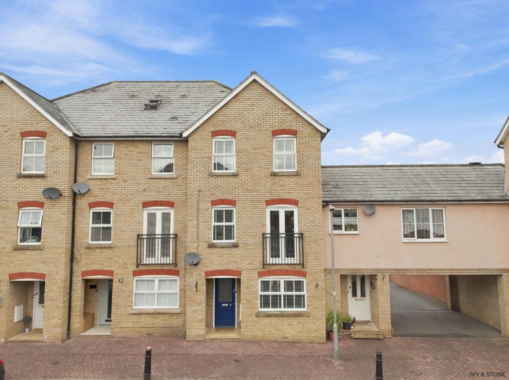 Main image of property: Flitch Green, Dunmow, Essex, CM6