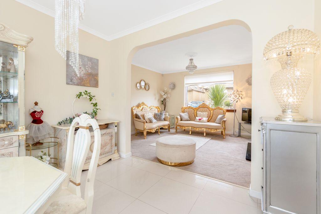 House in Edinburgh, East Craigs - View 5