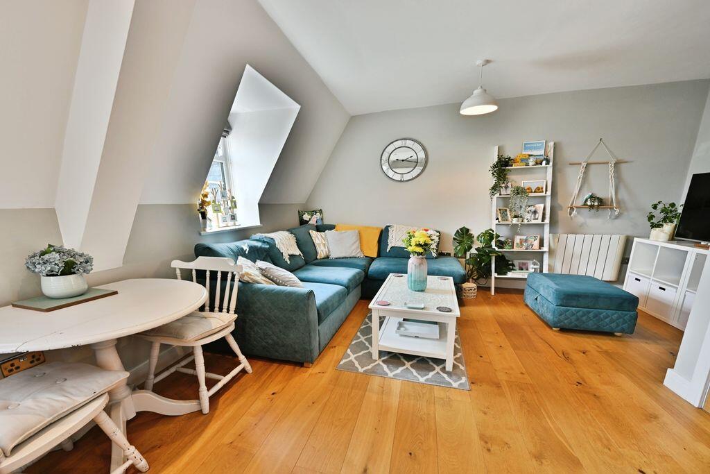 Apartment in Cotswold, Love Lane Industrial Estate, Cirencester - View 4