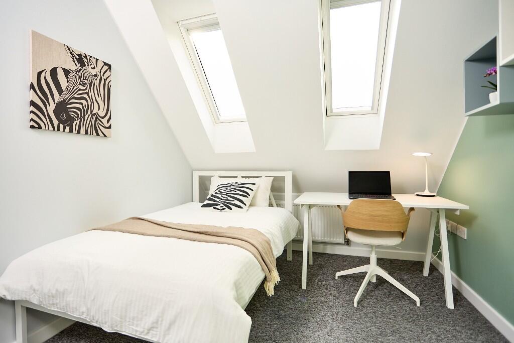 5 bedroom town house for rent
