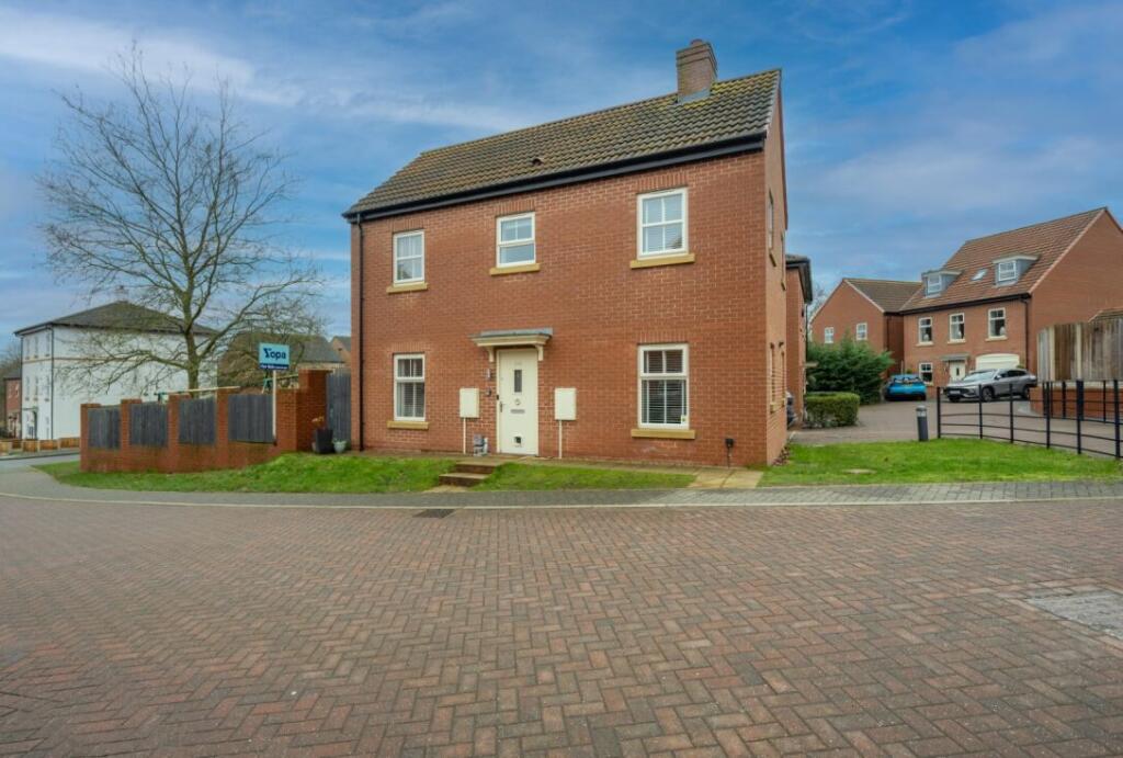 3-bed detached on Richmond Park Road, Derby, DE22, £260,000