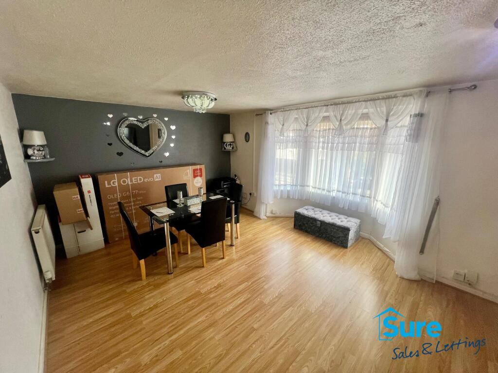 Apartment in Gloucester - View 3