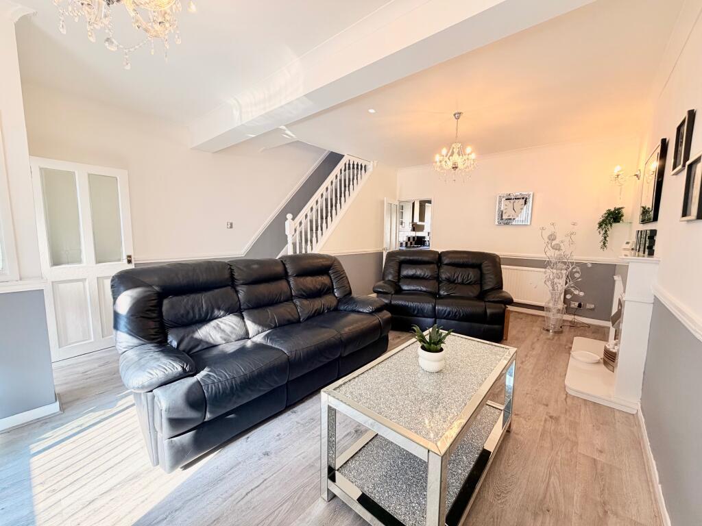 House in Cardiff, Tonyrefail - View 3