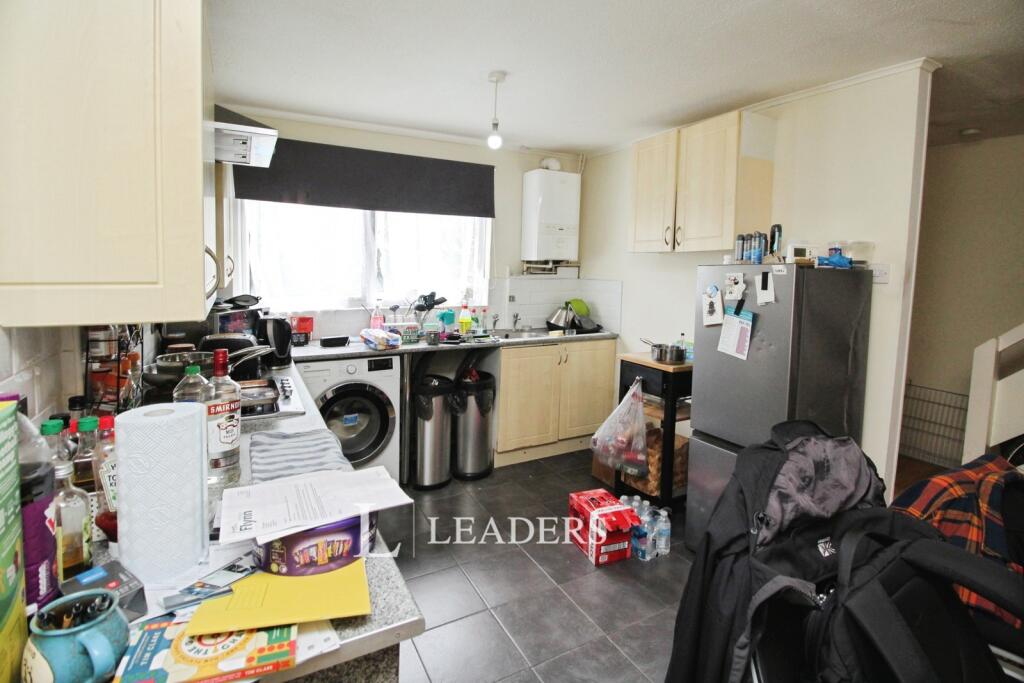 House in Milton Keynes, Stantonbury - View 3
