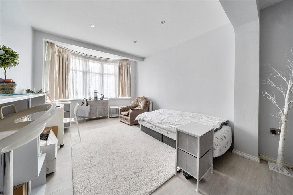 Woodhouse Close, Perivale, Greenford - View 6