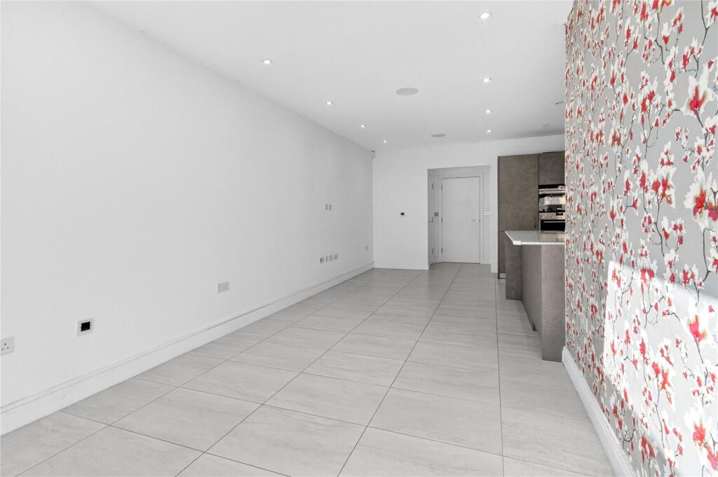 House in Runnymede, Surrey - View 5