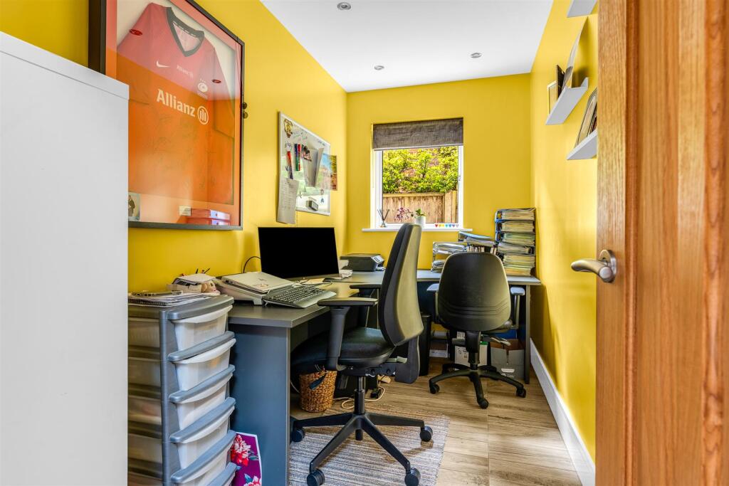 Additional image 11 of Burnham Green Road, Welwyn