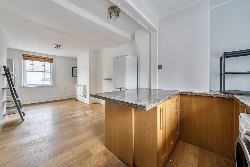 Apartment in Salisbury - View 3