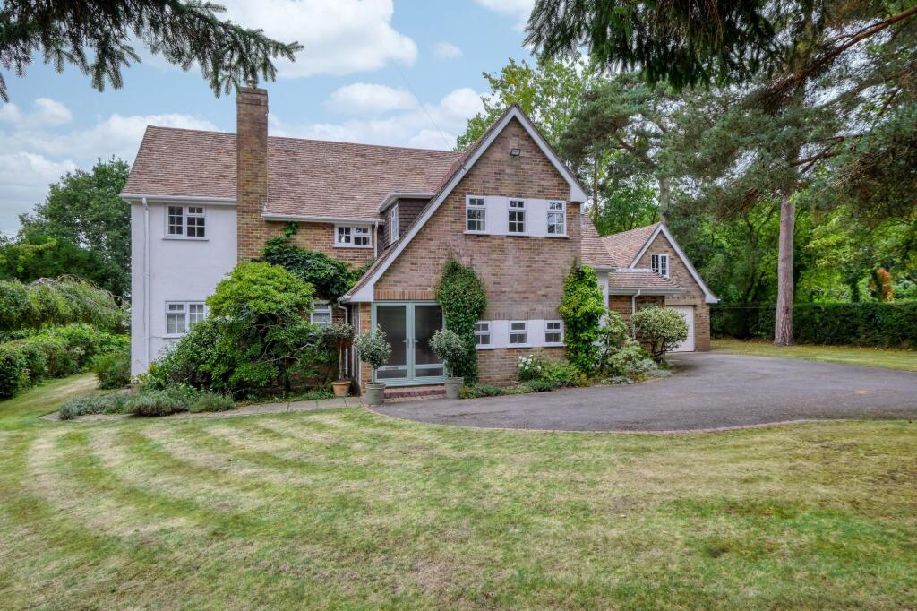 The Ridgeway, Astwood Bank, B96