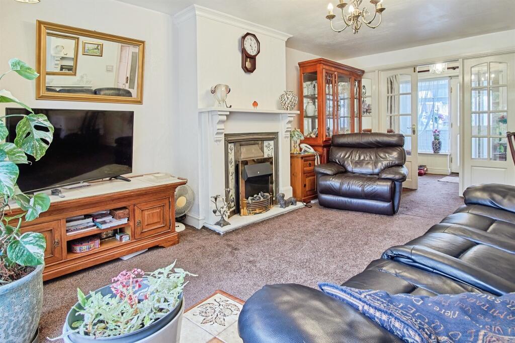 Lismore Drive, Birmingham photo 4
