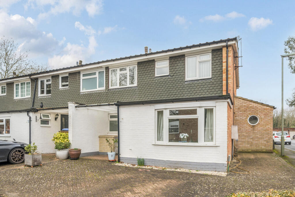 Main image of property: Green Lane Close, Byfleet, KT14