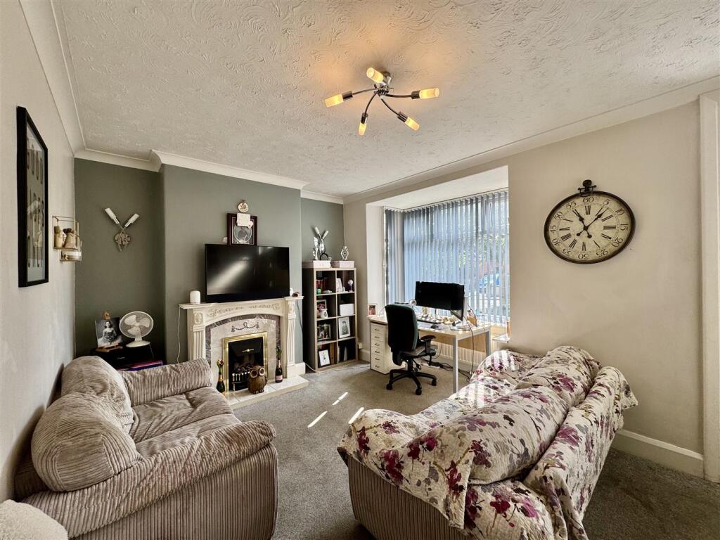 House in Huddersfield, Greenside, Dalton - View 5