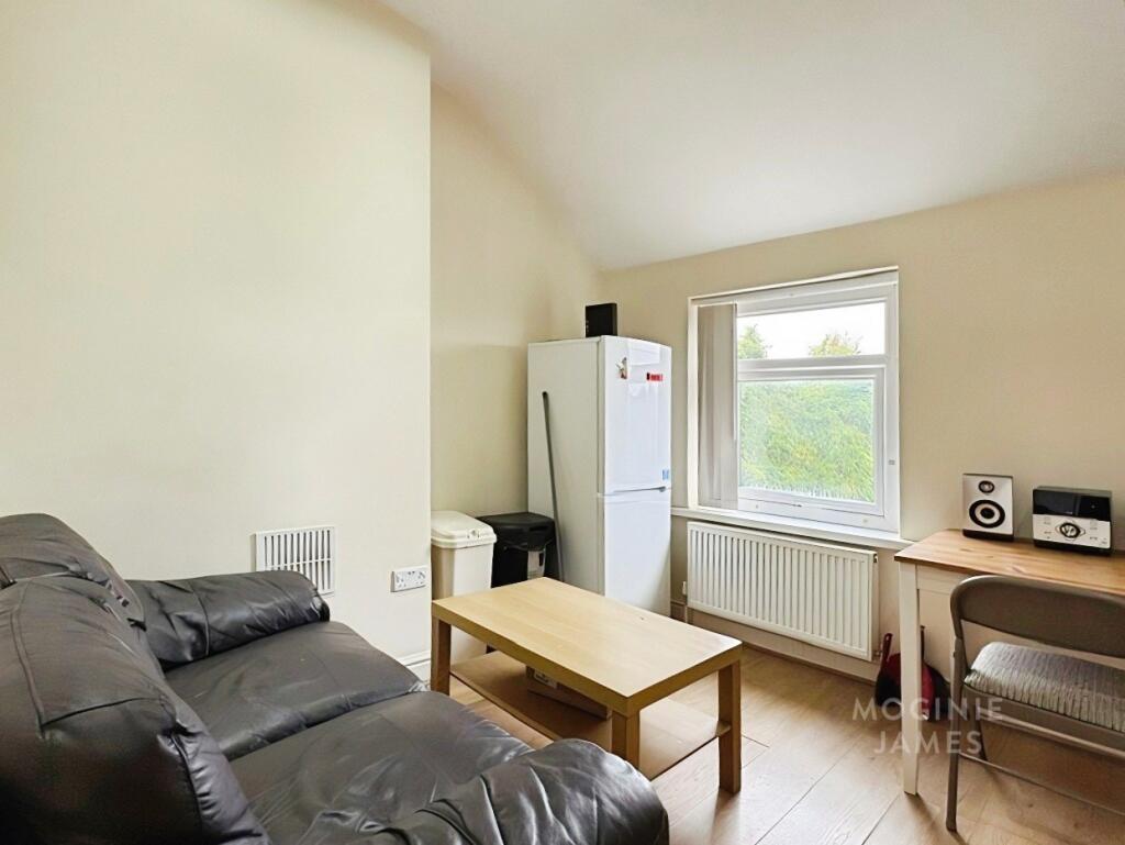 Apartment in Cardiff - View 2