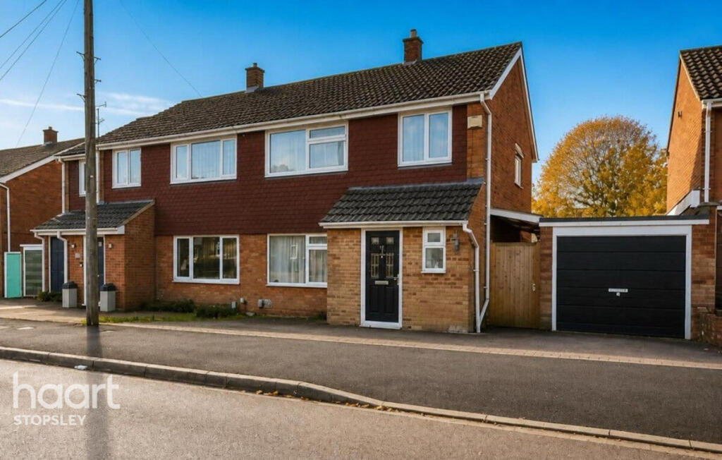3-bed semi-detached on Lancing Road, Luton, £400,000
