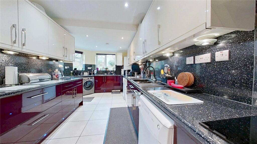 The Street, North Lancing, West Sussex, BN15 photo 3