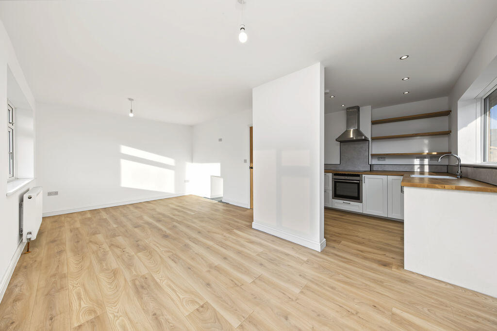 House in Chesterfield, Derbyshire - View 5