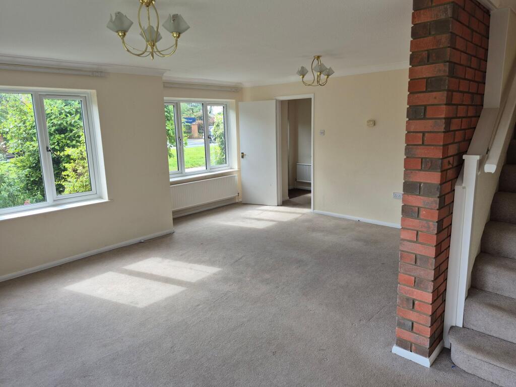 Lancaster Road, Yate, BS37 photo 2