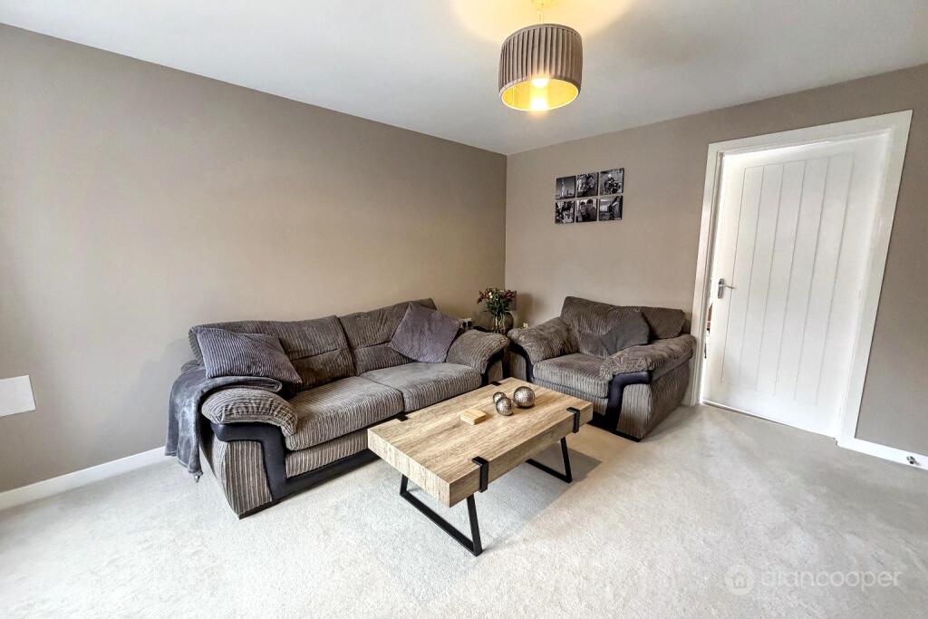 House in Nuneaton and Bedworth, St Nicolas Park - View 4