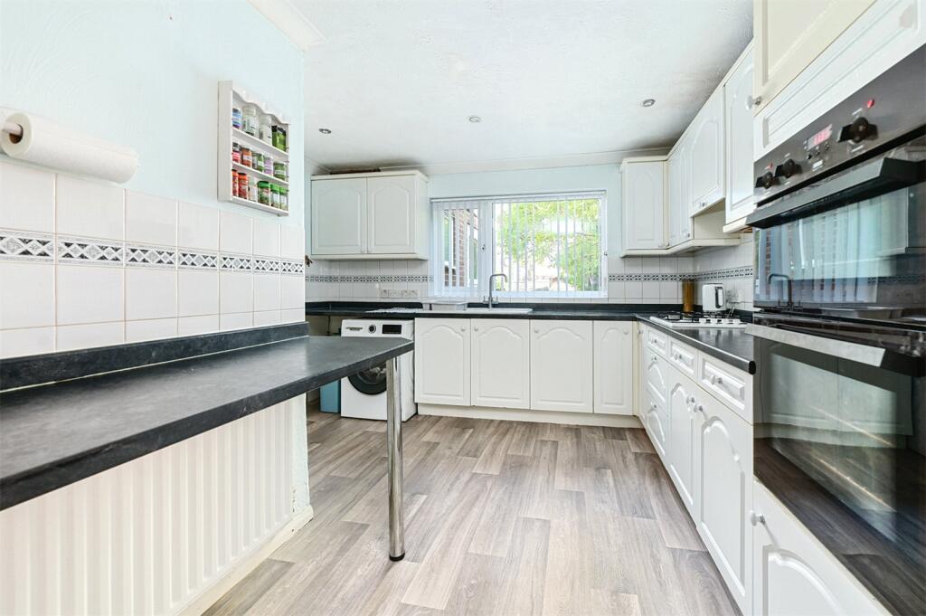 Lendore Road, Frimley, Camberley, Surrey, GU16 photo 4