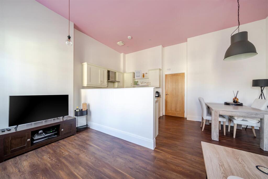Apartment in Dorchester - View 4