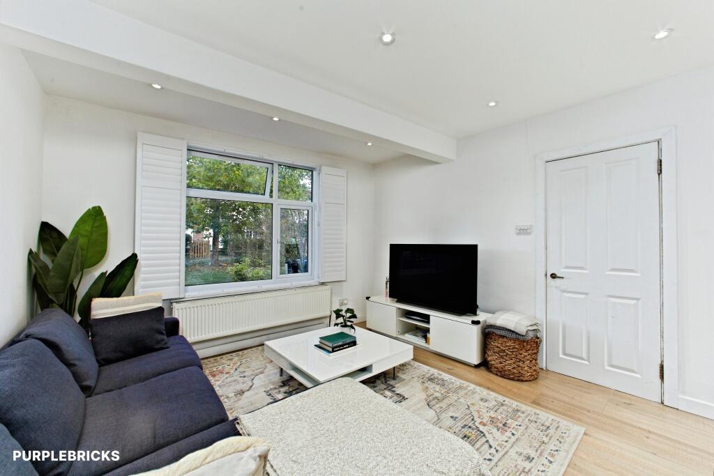 Cartmel Gardens, Morden, SM4 photo 4
