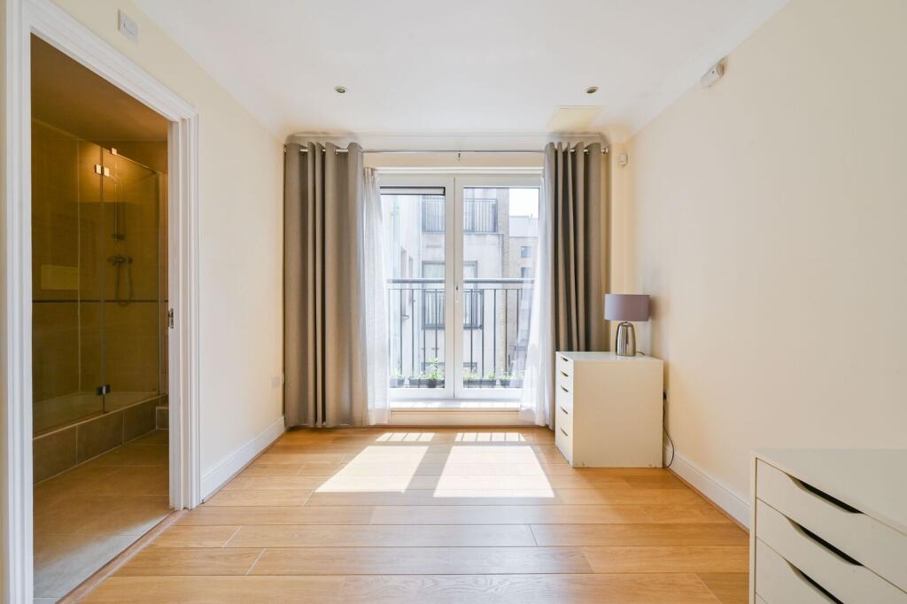 Apartment in London - View 5