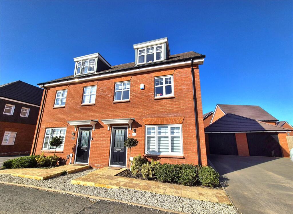 Main image of property: Hayloft Way, NUNEATON, Nuneaton, CV11