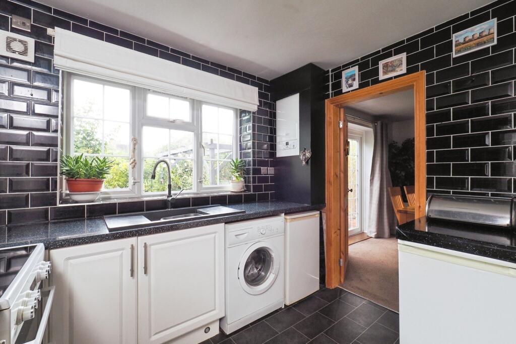 House in Nottingham, Nottinghamshire - View 3