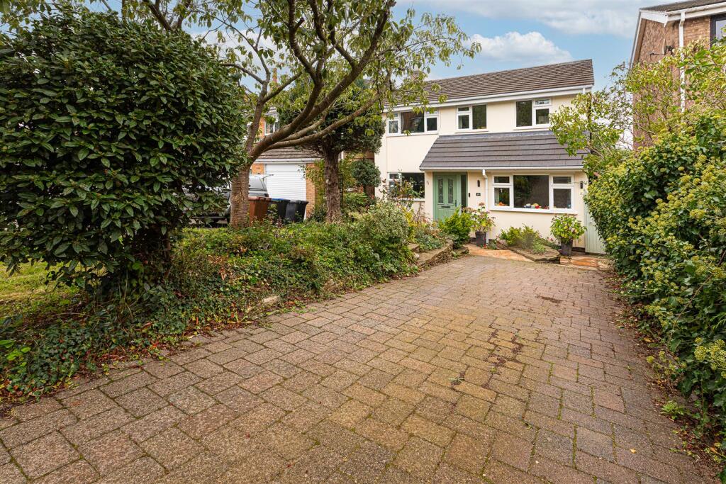 Hawthorne Drive, Thornton, Coalville photo 2