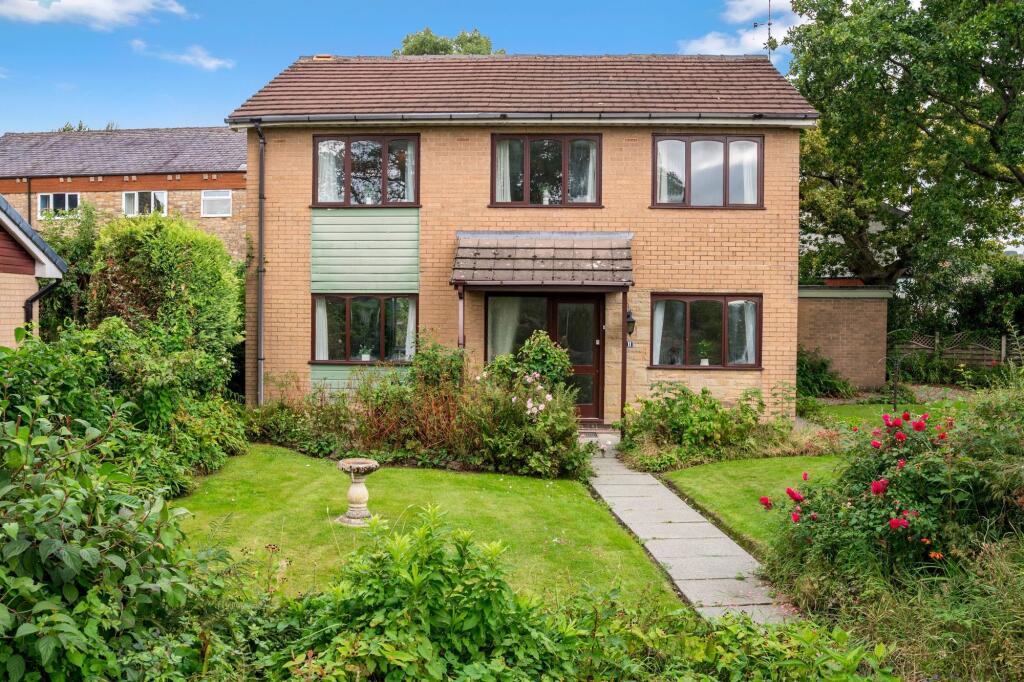 4-bed detached on Tor Avenue, Greenmount, £550,000