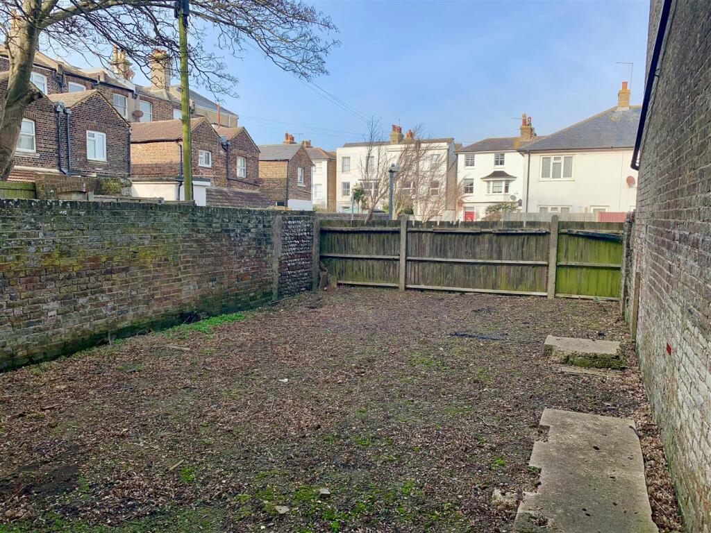 South Terrace, Littlehampton photo 2