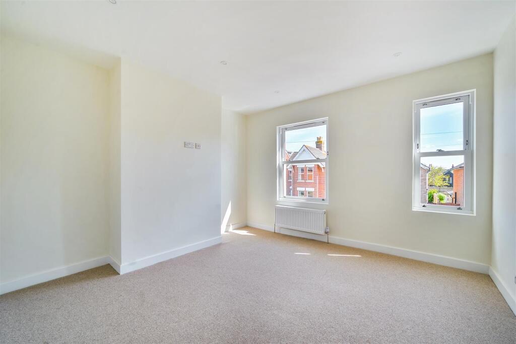 House in Southampton - View 5