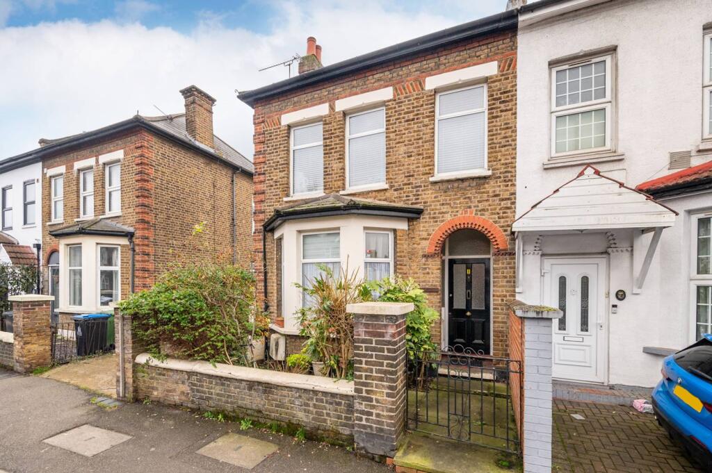 1-bed flat on Burlington Road, New Malden, KT3, £400,000