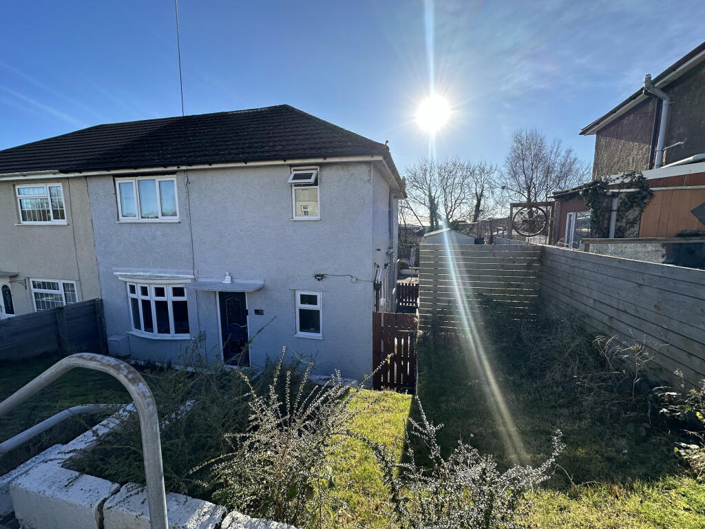 3-bed semi-detached on Heol Y Beddau, Beddau, Pontypridd, £205,000