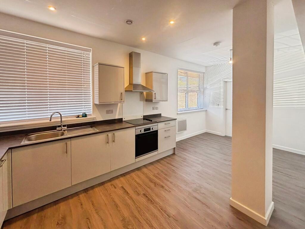 Main image of property: 45 Ascot House, Lynch Wood