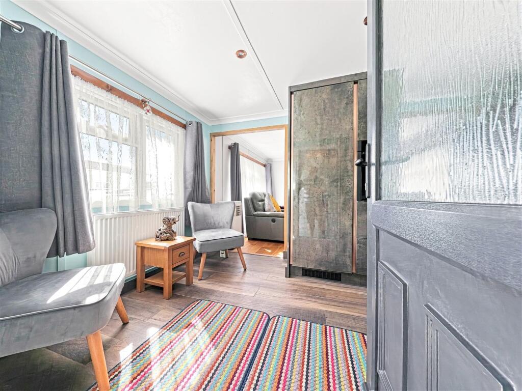 House in Canterbury, Sturry - More