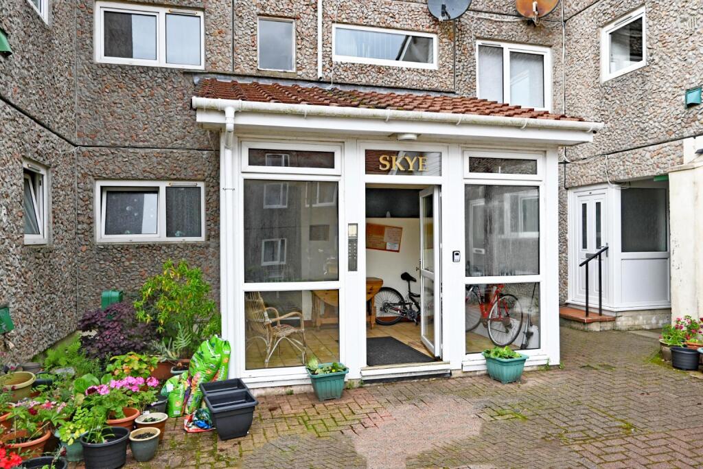 Apartment in Paisley, Argyll and Bute - View 2